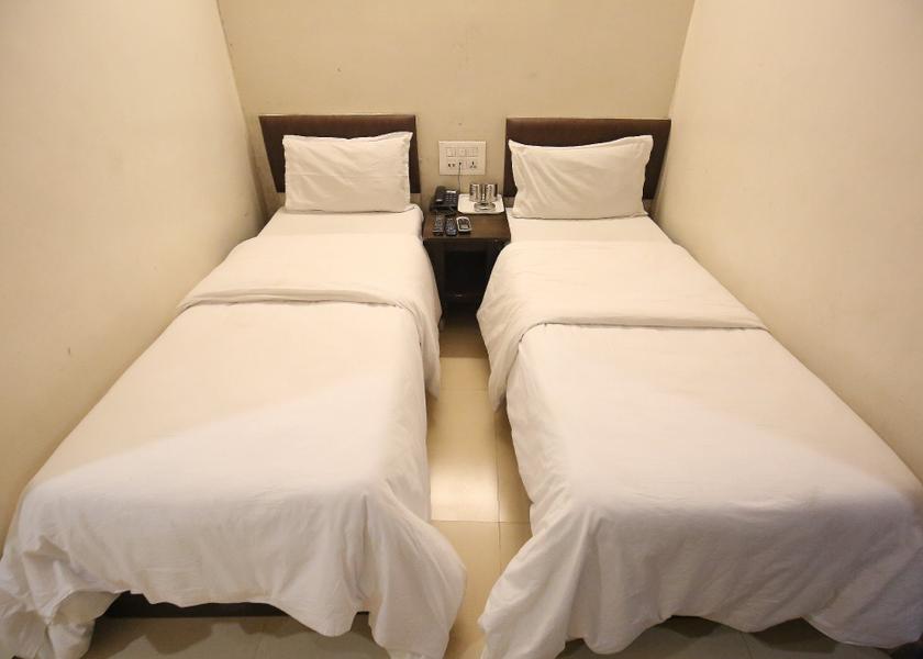 Gujarat Surat Standard AC Room