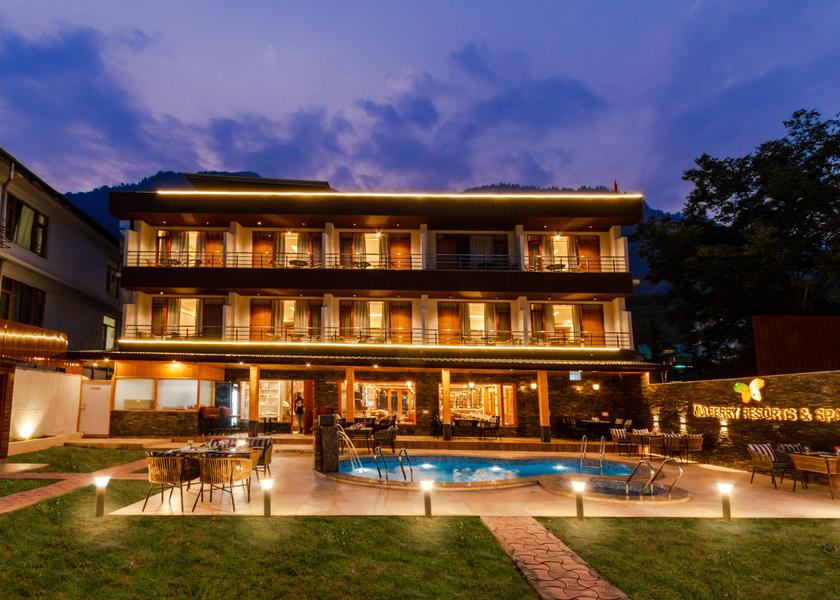 Himachal Pradesh Manali Hotel Exterior