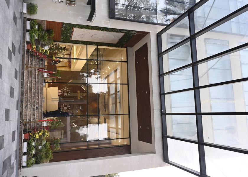 Uttar Pradesh Prayagraj Hotel Exterior