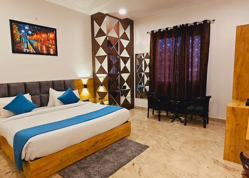 Uttar Pradesh Vrindavan Deluxe Room