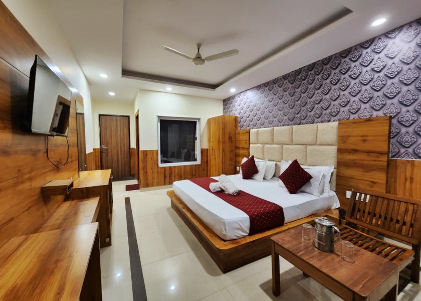 Himachal Pradesh Dharamshala Deluxe Room