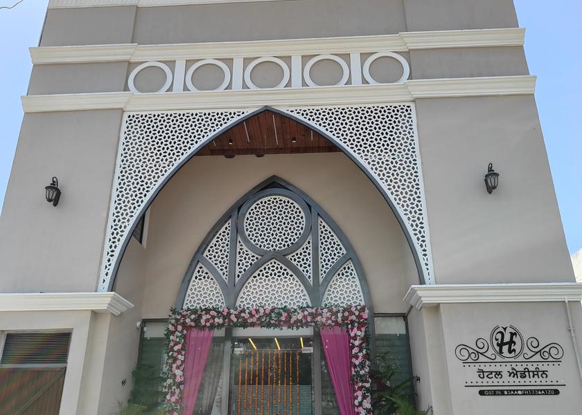 Punjab Patiala Hotel Exterior