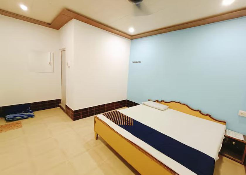 Uttar Pradesh Banda Standard AC Room