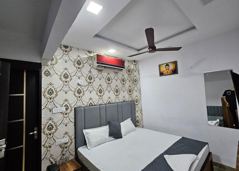 Uttar Pradesh Jhansi Ac Room