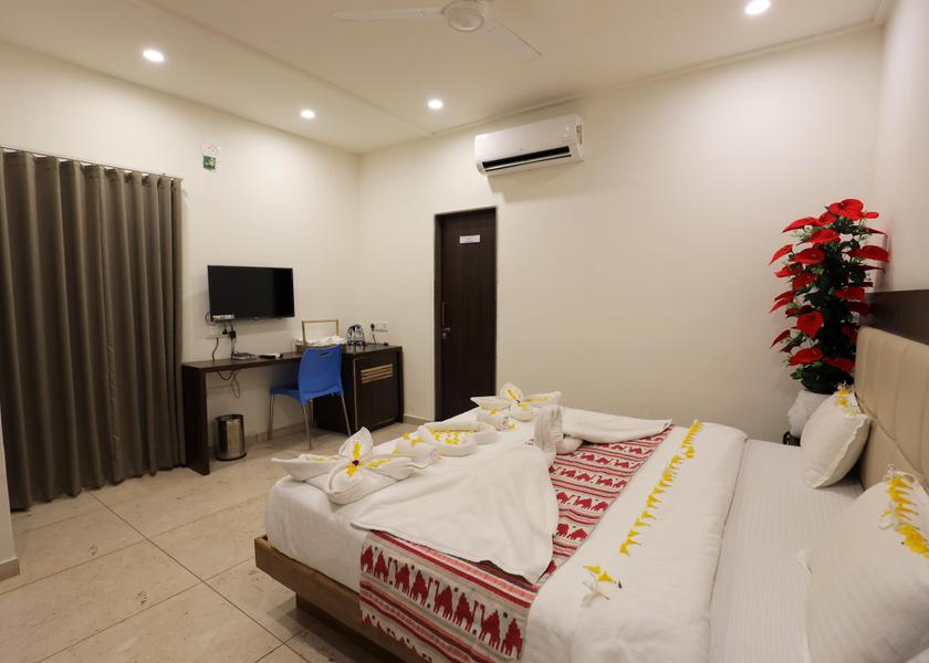 Gujarat Rajpipla Deluxe Room