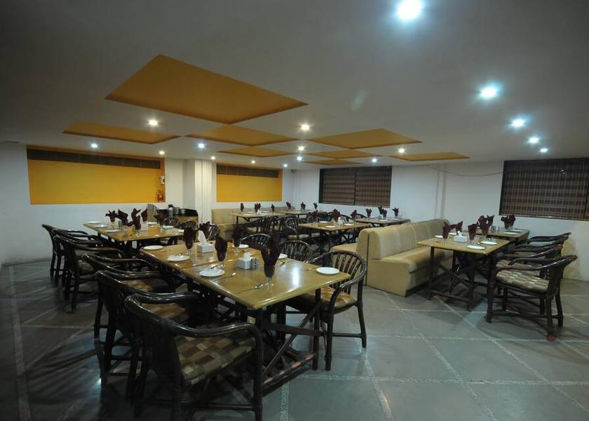 Maharashtra Nashik Food & Dining