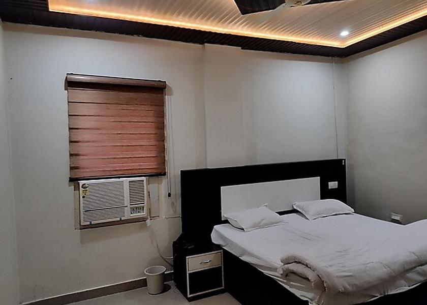 Uttar Pradesh Jhansi Standard Room