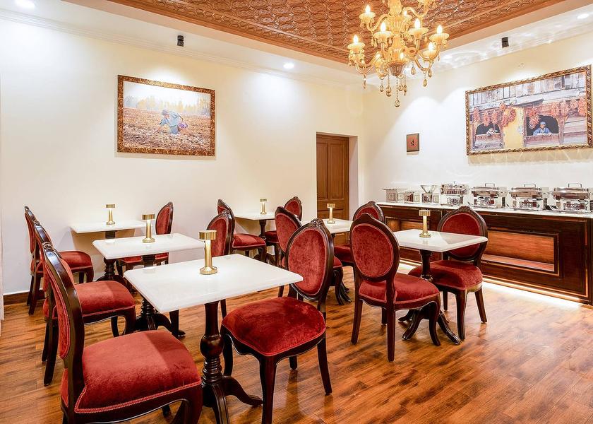 Jammu and Kashmir Srinagar Food & Dining