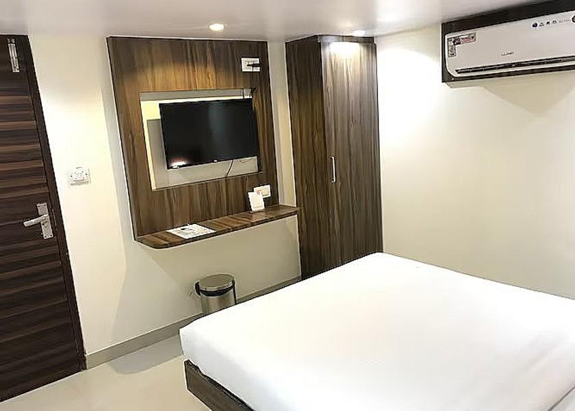 Maharashtra Mumbai Deluxe Room
