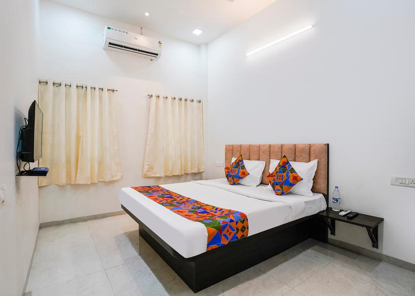 Maharashtra Nashik Deluxe Room