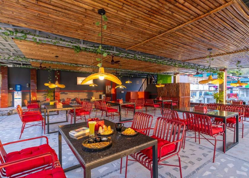 Food & Dining