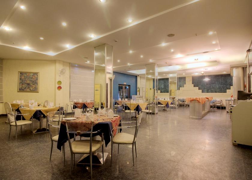 Delhi Delhi Food & Dining