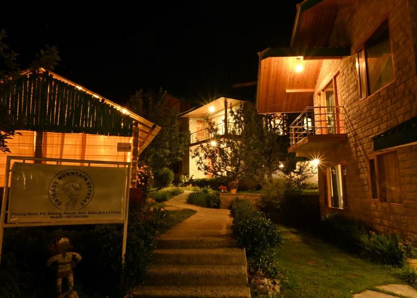Himachal Pradesh Manali Hotel Exterior