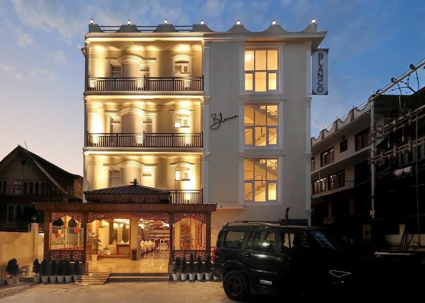 Jammu and Kashmir Srinagar Hotel Exterior
