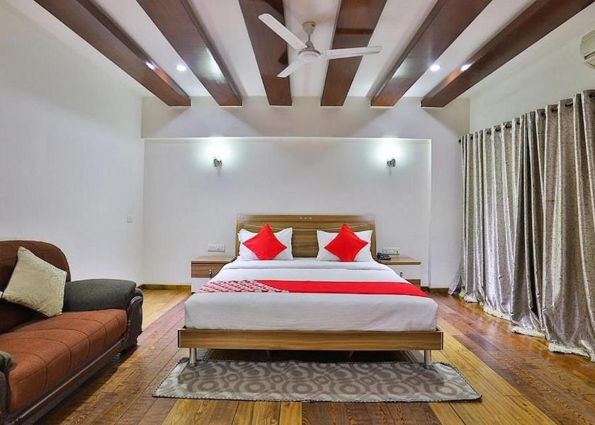 Gujarat Bharuch Deluxe room