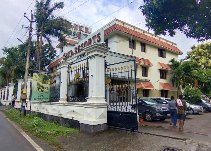 Tamil Nadu Courtrallam Hotel Exterior