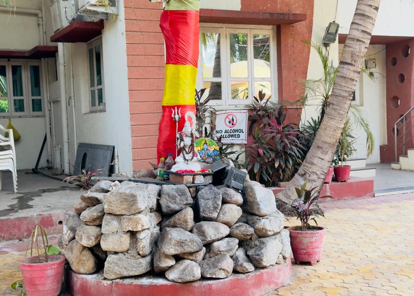 Gujarat Anand Hotel Exterior