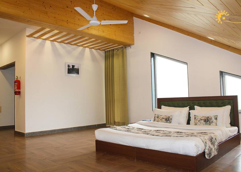 Himachal Pradesh Dharamshala Family Suite Mountain View 