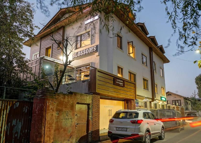 Jammu and Kashmir Srinagar Hotel Exterior
