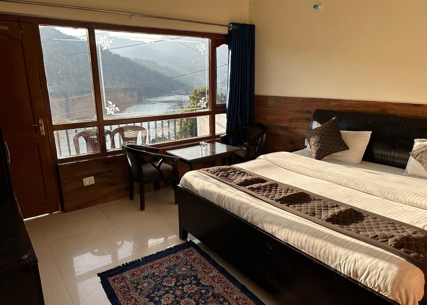 Uttarakhand Nainital Deluxe Double Bedroom