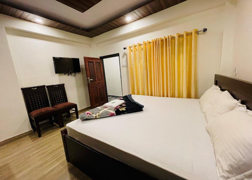 Uttarakhand Nainital Deluxe Double Bedroom