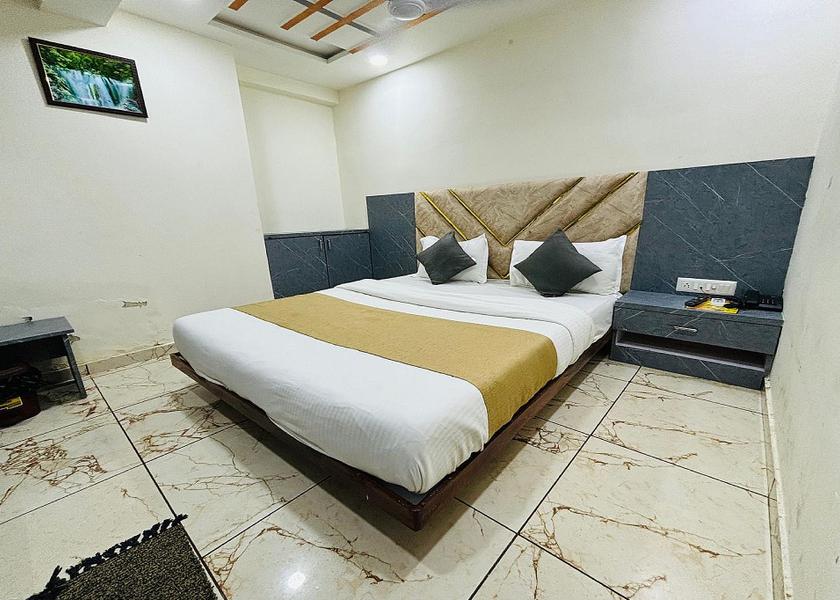 Gujarat Ahmedabad Bedroom
