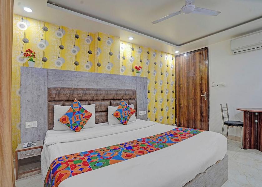 Delhi Delhi Room