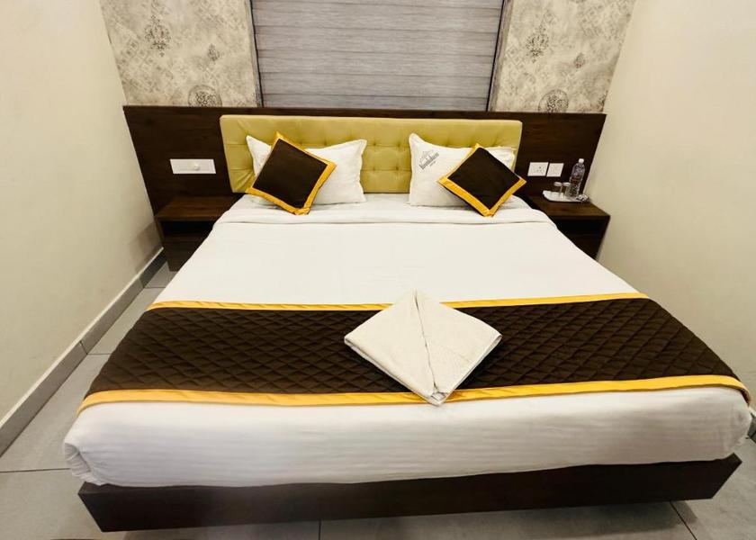 Kerala Guruvayur Family Four Bedded Room