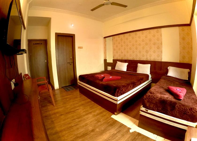 Maharashtra Shirdi Triple Room - 1 Double Bed and 1 Single Bed