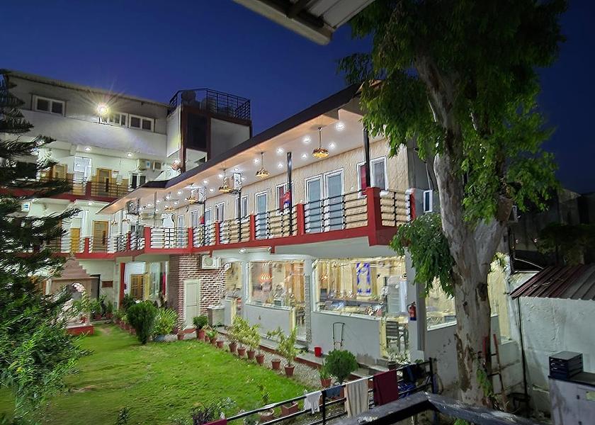 Uttarakhand Rishikesh Hotel Exterior