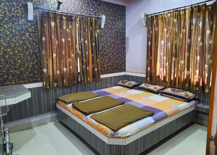 Maharashtra Shirdi 1025