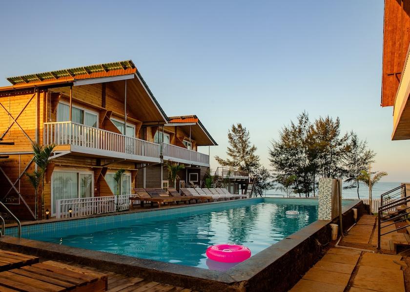 Goa Morjim Pool
