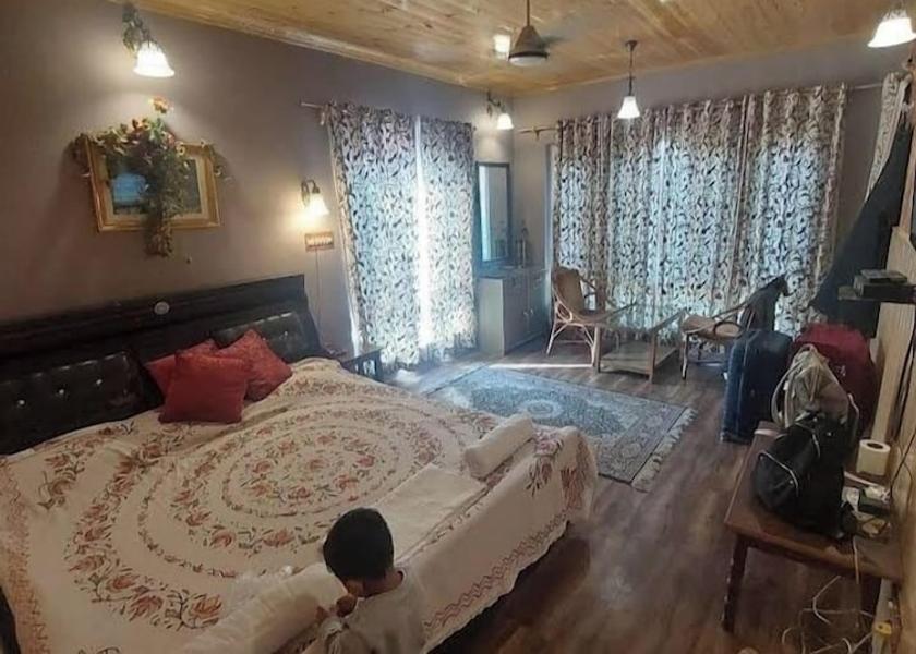 Jammu and Kashmir Srinagar Room