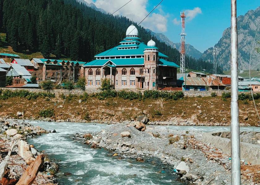Jammu and Kashmir Sonamarg Hotel View