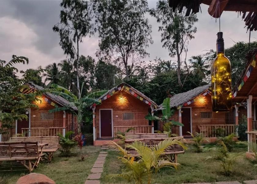 Karnataka Hampi Hotel Exterior