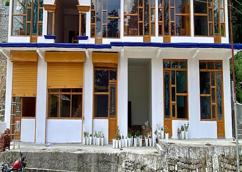 Uttarakhand Munsyari Front of property