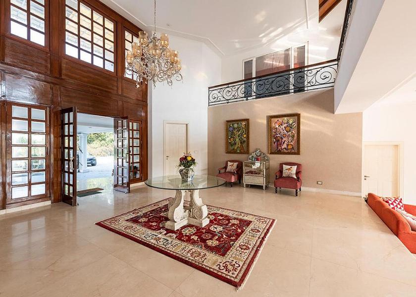 Uttar Pradesh Noida Lobby