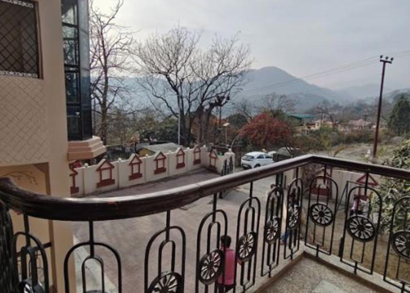 Uttarakhand Bhimtal 1025