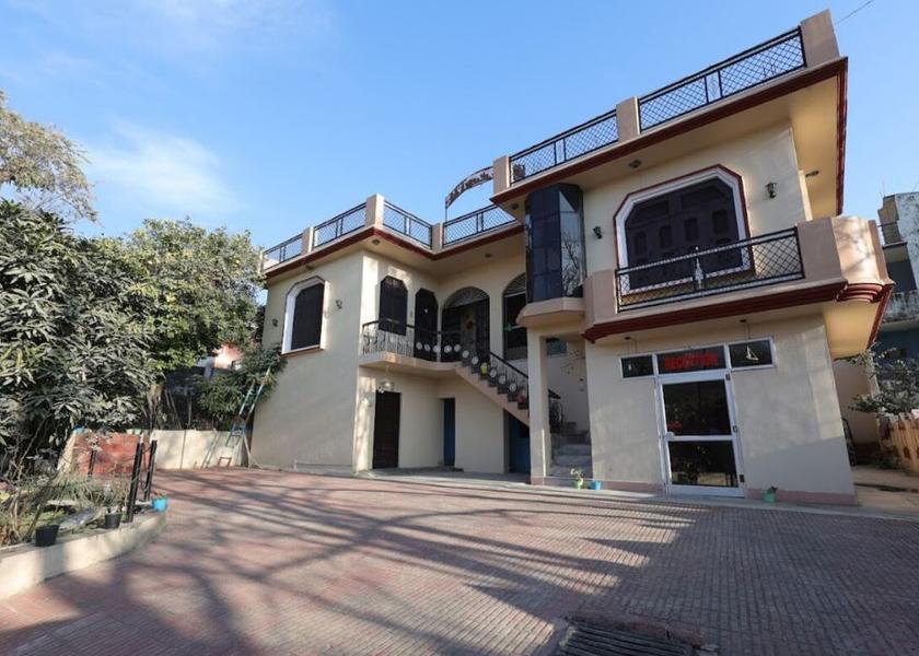 Uttarakhand Bhimtal Hotel Exterior