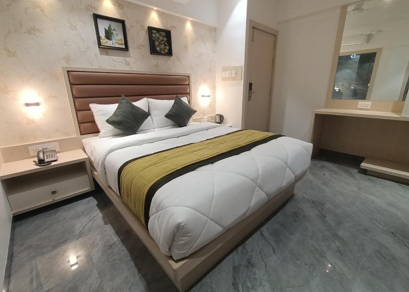 Maharashtra Thane Bathtub