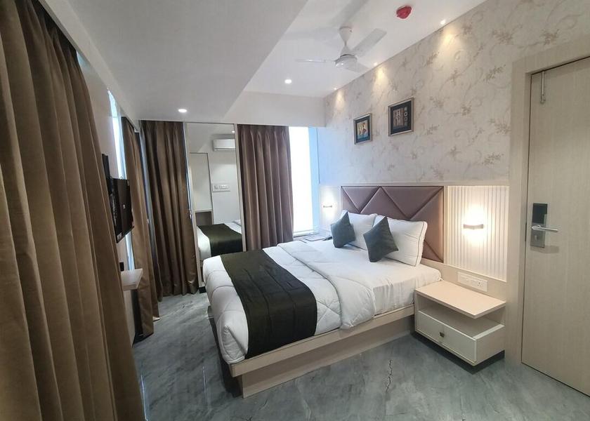 Maharashtra Thane Super Deluxe Room