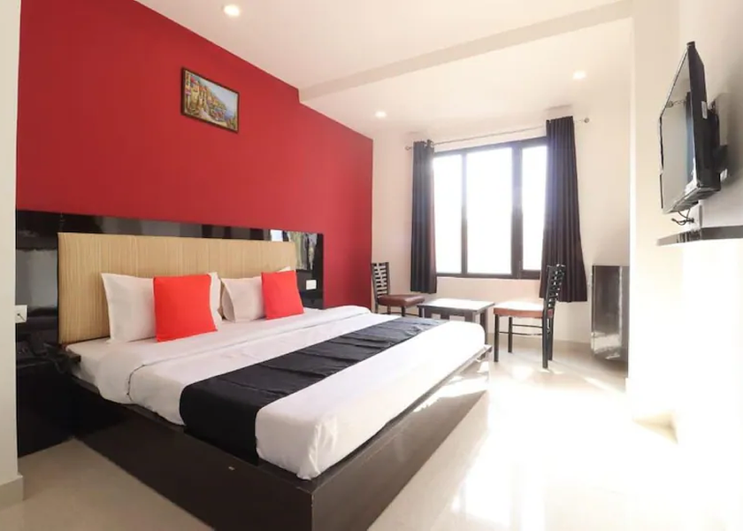 Uttarakhand Haridwar Deluxe Double Bedroom
