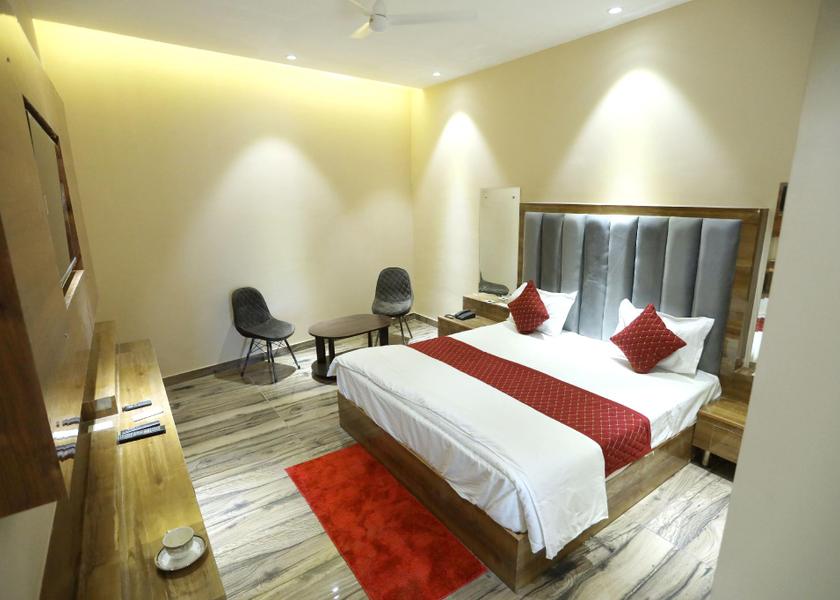 Haryana Sonipat Deluxe Room with Bathtub
