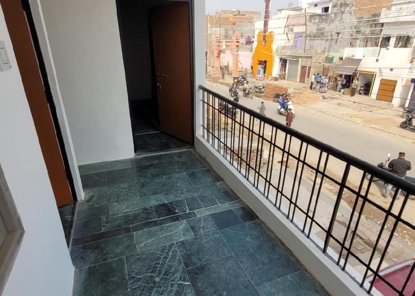 Uttar Pradesh Ayodhya Balcony/terrace