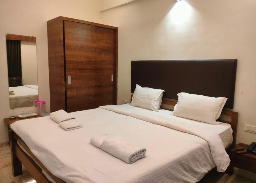 Gujarat Navsari Deluxe Room