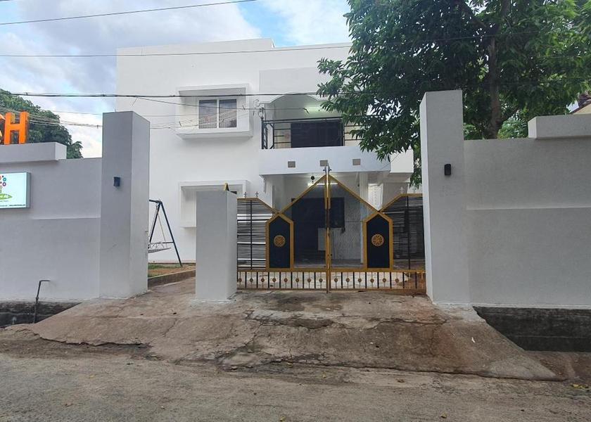 Tamil Nadu Courtrallam Entrance