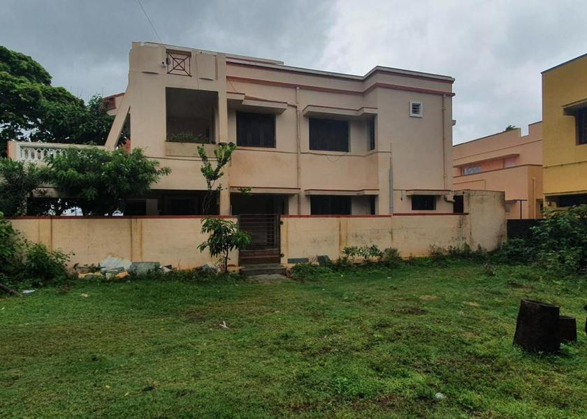 Tamil Nadu Courtrallam Exterior view
