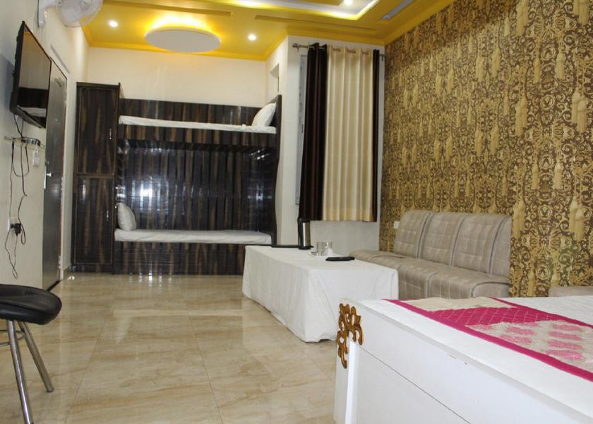 Rajasthan Karauli Suite