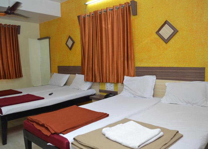 Maharashtra Shirdi Standard Triple Room