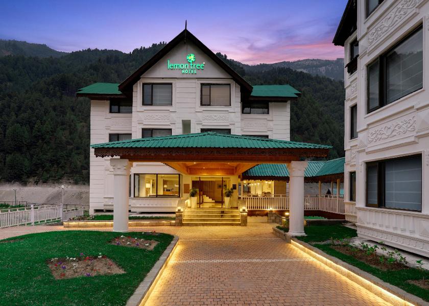 Jammu and Kashmir Sonamarg Hotel Exterior